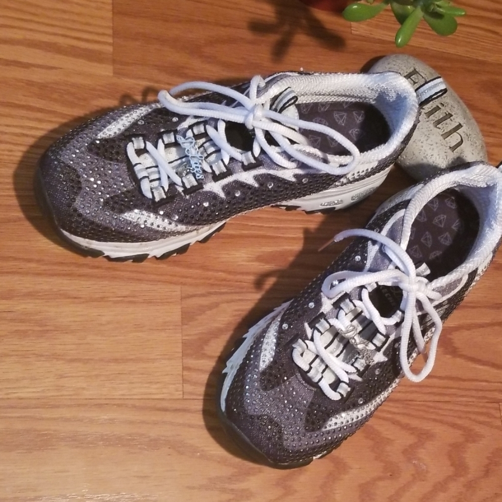 Skechers Diamond anniversary Edition sneakersβ 8.5